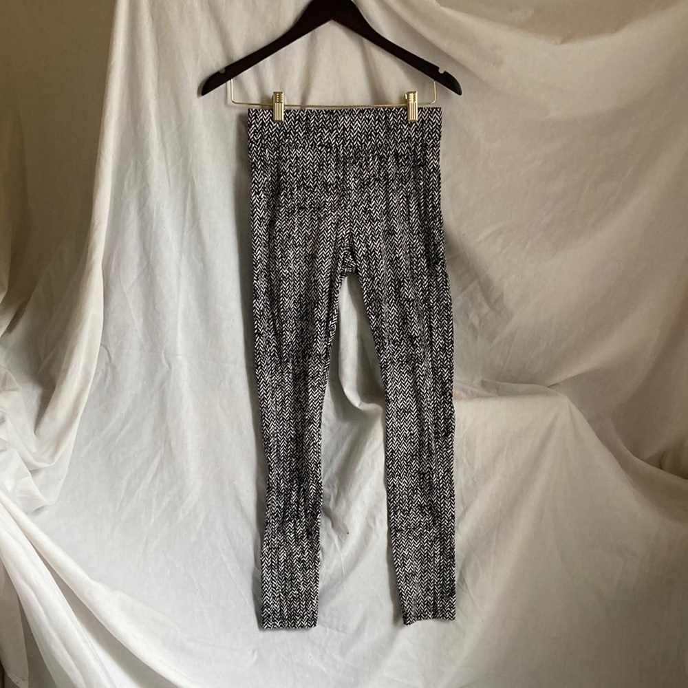 Bar III black & white pant leggings